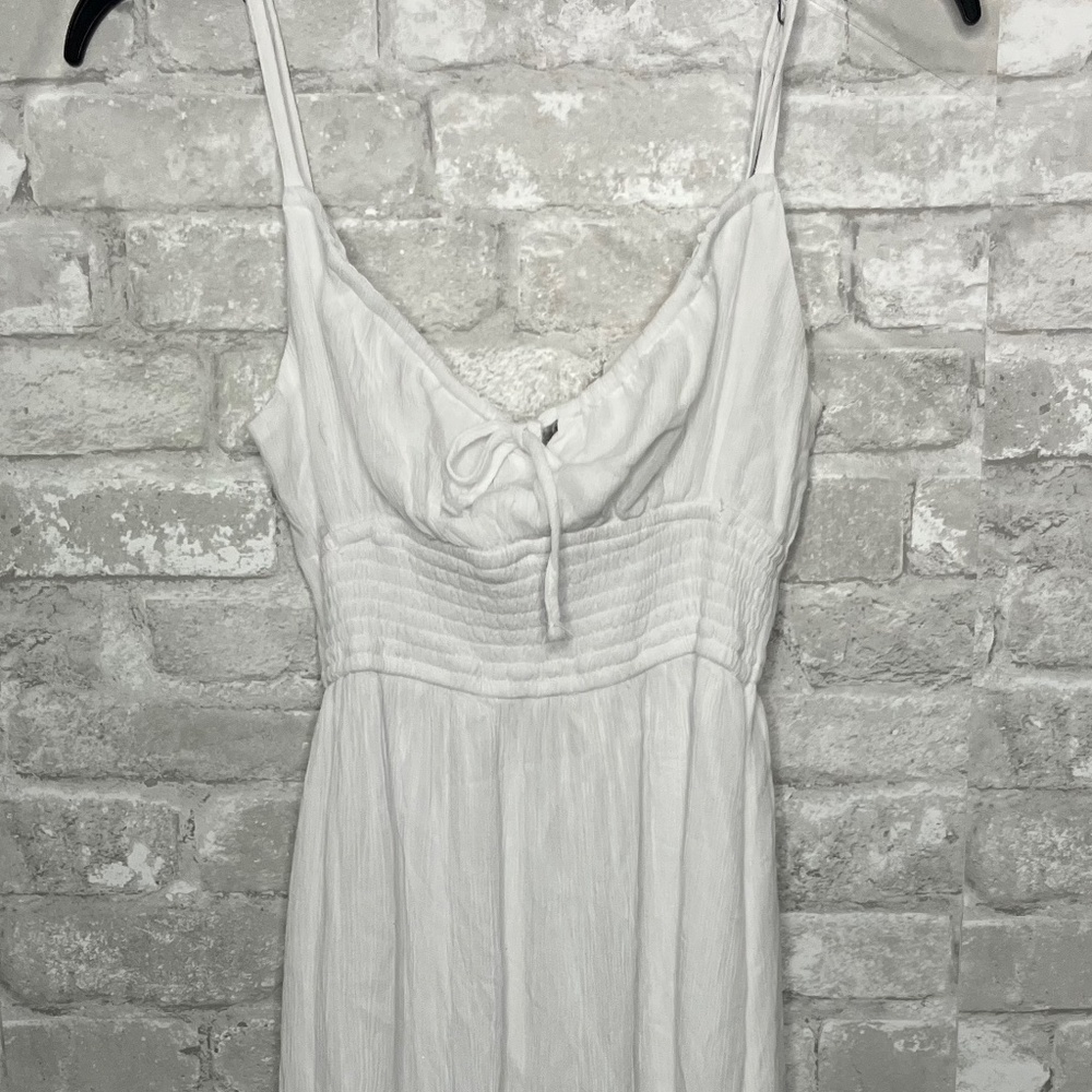 Hollister White Maxi Sundress – Cutout Back (NWT)